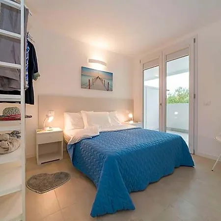 Modern Flat With Terrace In Lignano 호텔