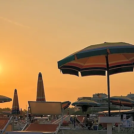 호텔 Modern Flat With Terrace In Lignano 3*