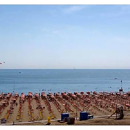 فندق Modern Flat With Terrace In Lignano لينانو سابيادورو